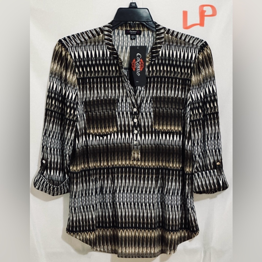 LADIES BROWN, WHITE & BLACK TOP WITH SILVER BUTTONS